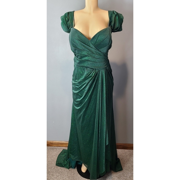 emerald green 1920s dress Queendancer Women's Great Gatsby Dress Beaded Fringed Dark Green 1920s  Flapper Dress – queendancer main image 0